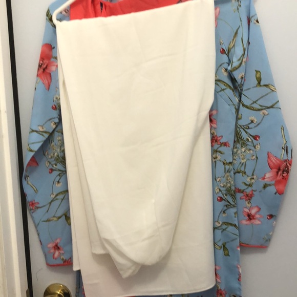 Vietnamese ao dài - Picture 3 of 3